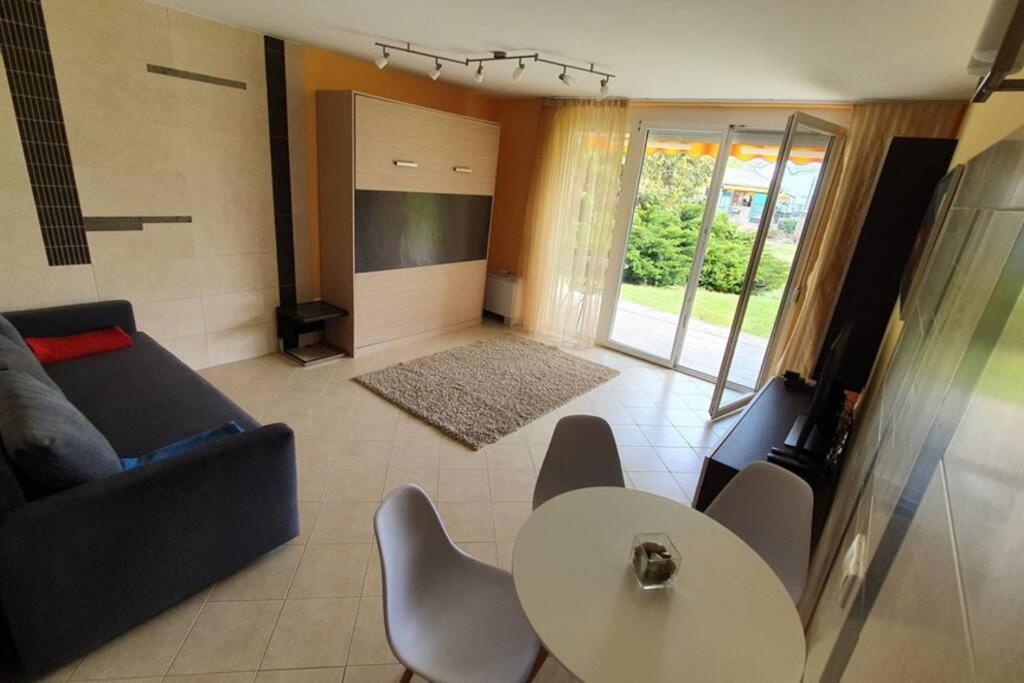 Igenyes 4 Fos Apartman Koezvetlen A Strandnal Apartment Csopak Luaran gambar