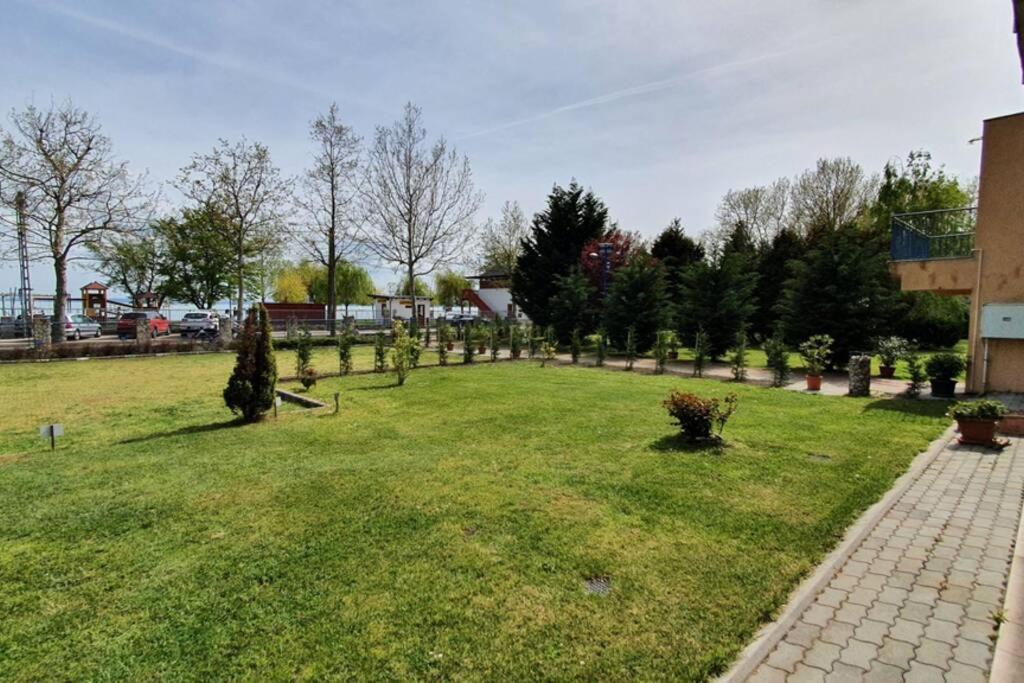 Igenyes 4 Fos Apartman Koezvetlen A Strandnal Apartment Csopak Luaran gambar