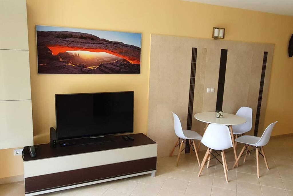 Igenyes 4 Fos Apartman Koezvetlen A Strandnal Apartment Csopak Luaran gambar
